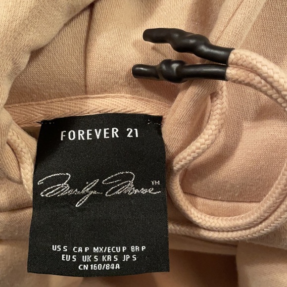 Sold Out NWT Marilyn Monroe Forever 21 Hoodie 😎 - Picture 5 of 8